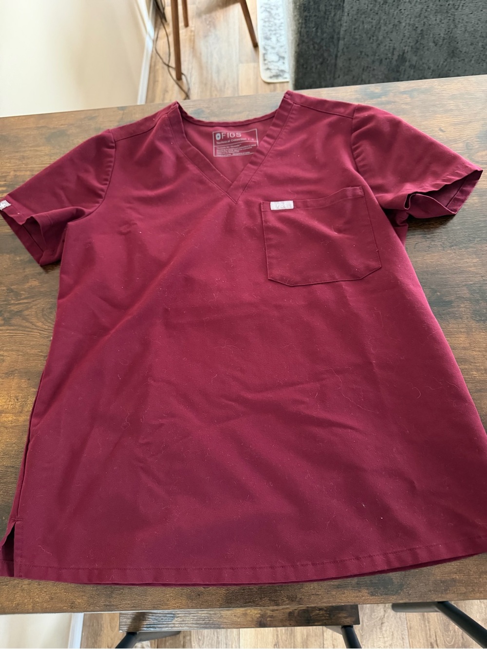 Figs Women's V-Neck Scrub Top in Burgundy